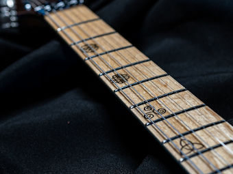 Mástil de guitarra eléctrica Battlewood.